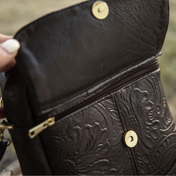 Handmadee genuine leather crossbody bag - Picture 8 of 16